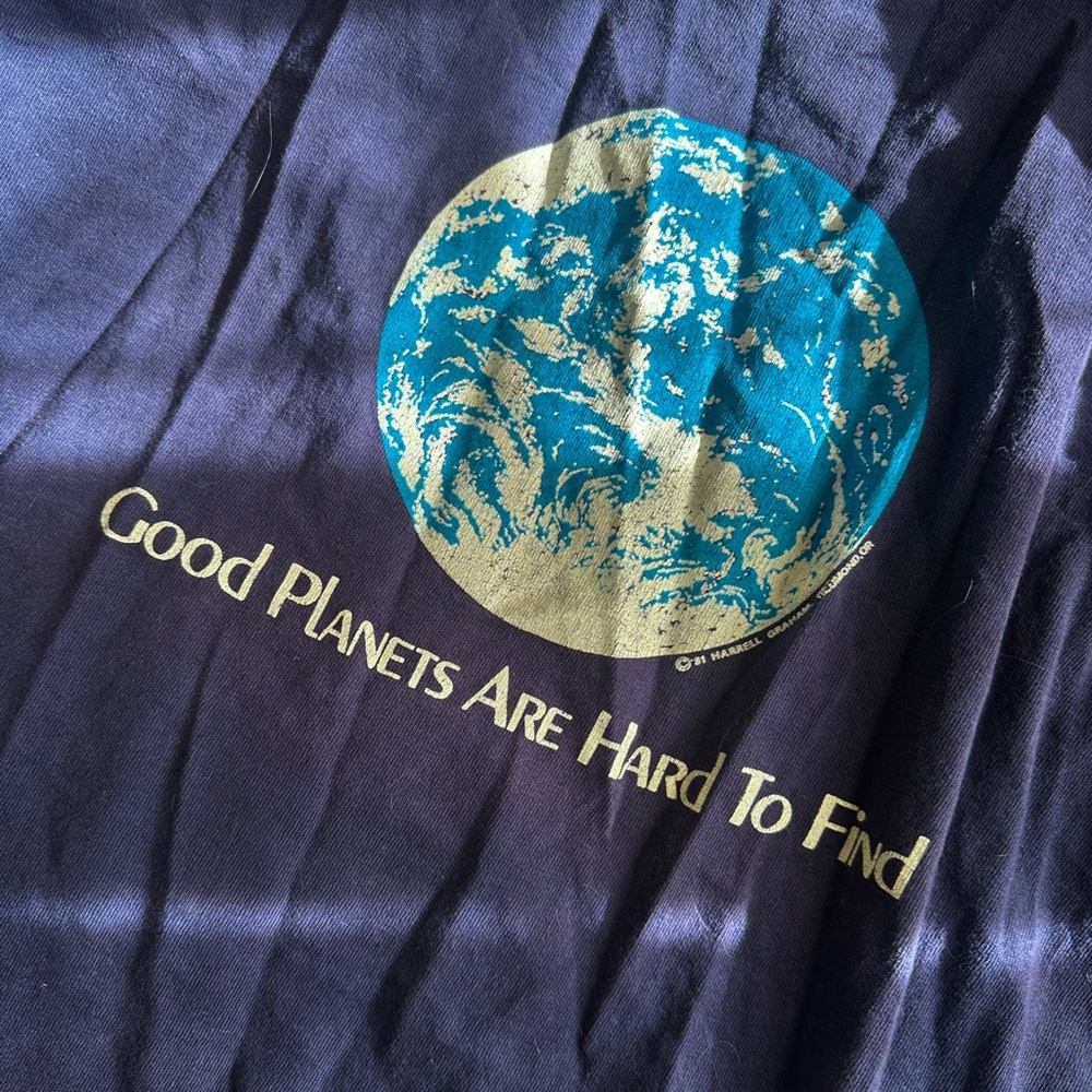 vintage “Good Planets are Hard to find” tshirt